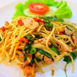 สปาเก็ตตี้ผัดขี้เมาหมู