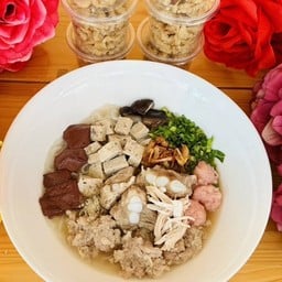 ก๋วยจั๊บอุบล...ฅนยอ