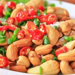 ยำถั่ว เม็ดมะม่วง