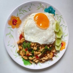 กะเพราไก่ราดข้าว