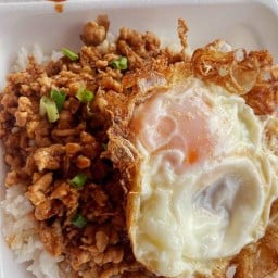 กะเพรา แม่แพทตี้