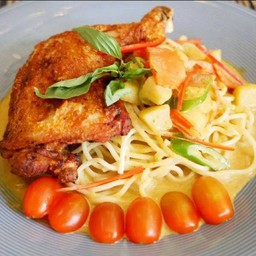 สปาเก็ตตี้แกงกะหรี่ไก่