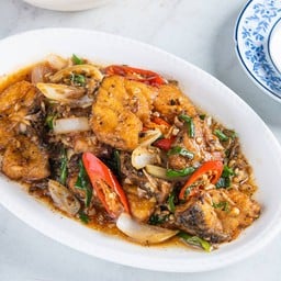 เนื้อปลาเก๋า ผัดพริกไทยดำ
