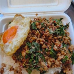 กะเพราหมูสับ(ราคาไม่รวมไข่ดาว)