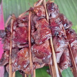 หมูปิ้งหน้าตึกใหม่