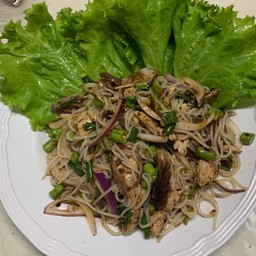 ยำขนมจีนปลาทู+ไข่