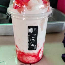 นมสดสตอเบอรี่