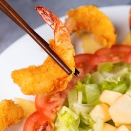 สลัดกุ้งทอด