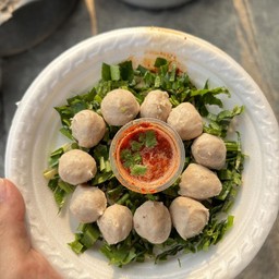 ลูกชิ้นแซ่บ