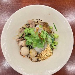 เตี๋ยวเรือเนื้อแห้ง ชามใหญ่