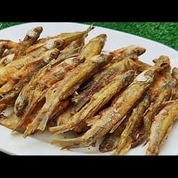 ปลาซิวข้าวตัวใหญ่ทอดกระเทียม