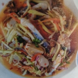 ยำมะม่วงปูม้า 2 ตัว