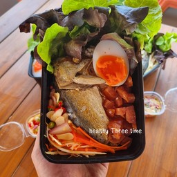 ข้าวขยำปลาทูแกะ เครื่องแน่น หน้าล้น