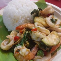 ผัดฉ่าทะเล