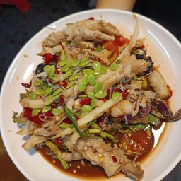 ตำป่ารวมตีนไก่