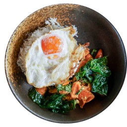 ข้าวผัดกะเพราแซลมอน