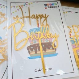 ป้ายhbd มีรูปหัวใจพิมเขียนสีทอง