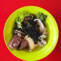 ต้มเลือดหมู คุณต้อม +