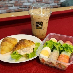 T.A.P. Home Cafe ชา กาแฟ ครัวซองต์ สลัดโรล เคหะร่มเกล้า 64