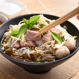 ก๋วยเตี๋ยวหมูพิเศษ