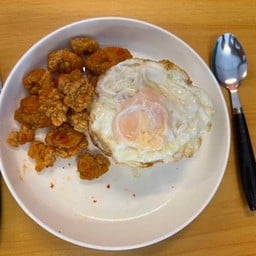 ข้าวไก่กรอบซอสมาโย+ไข่ดาว