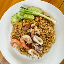 ข้าวผัดรอแป๊บ -ข้าวผัดและข้าวแกง สาธุประดิษฐ์