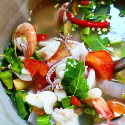 ต้มแซ่บทะเล หมึกกุ้ง