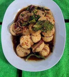 ลาบหมูยอ