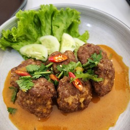 หมูก้อนซอสต้มยำ