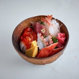 ข้าวหน้าปลาดิบรวมมิตร