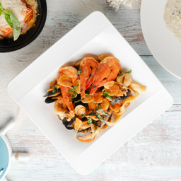Scialatielli Amalfi Style (พาสต้าโฮมเมดในซอสมะเขือเทศรสเผ็ดและซีฟู้ดรวมมิตร)