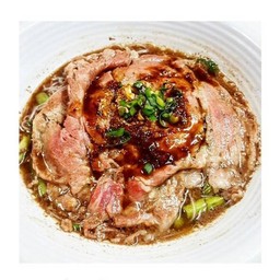 ก๋วยเตี๋ยวเนื้อเซอร์ลอย