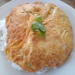 โครตกะเพรา By .Chutima (อาหารตามสั่งและของทานเล่น) สาขารังสิตคลอง2