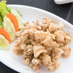 ปลาหมึกชุบแป้งทอด