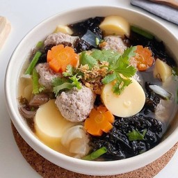 สอิ้ง โภชนา