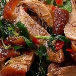 ขนมจีนแกงเขียวหวานปลากราย เจ้าเก่า ตลาดบ้านฟ้า