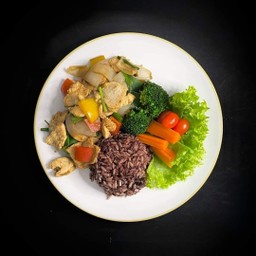 ไก่ผัดพริกไทยดำ