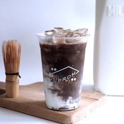 Iced Hojicha Latte | โฮจิฉะลาเต้เย็น