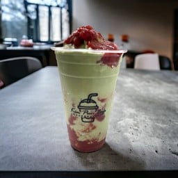 มัทฉะ สตรอว์เบอร์รี สมูทตี้