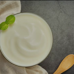 โยเกิร์ตเปล่าๆ ( เลือกผลไม้เองตามใจชอบ)