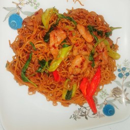 มาม่าผัดซอสหอยลาย