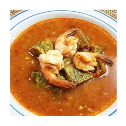 แกงส้มชะอมไข่ใส่กุ้ง