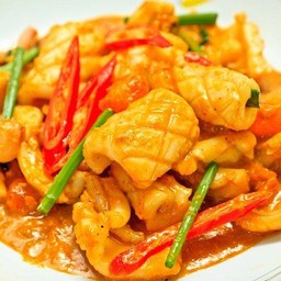 ปลาหมึกผัดไข่เค็ม