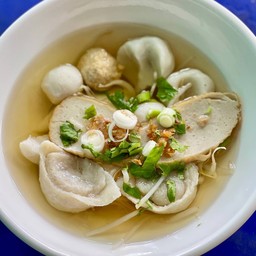 เกาเหลาลูกชิ้นปลา