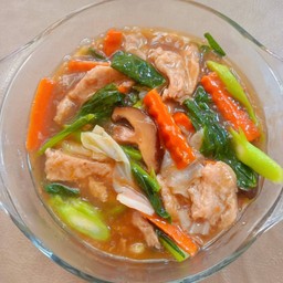 ใหญ่ราดหน้าผักรวมเจ Vegan