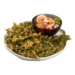 ยำผักทอดกรอบ