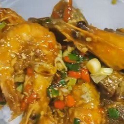 กุ้งไข่เยี่ยวม้าทอดคั่วพริกเกลือ