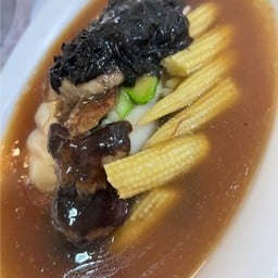 ผัดผักสี่สหาย