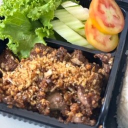 ข้าวตับวัวทอดกระเทียม