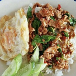 กระเพราเนื้อชิ้น(ราดข้าว)